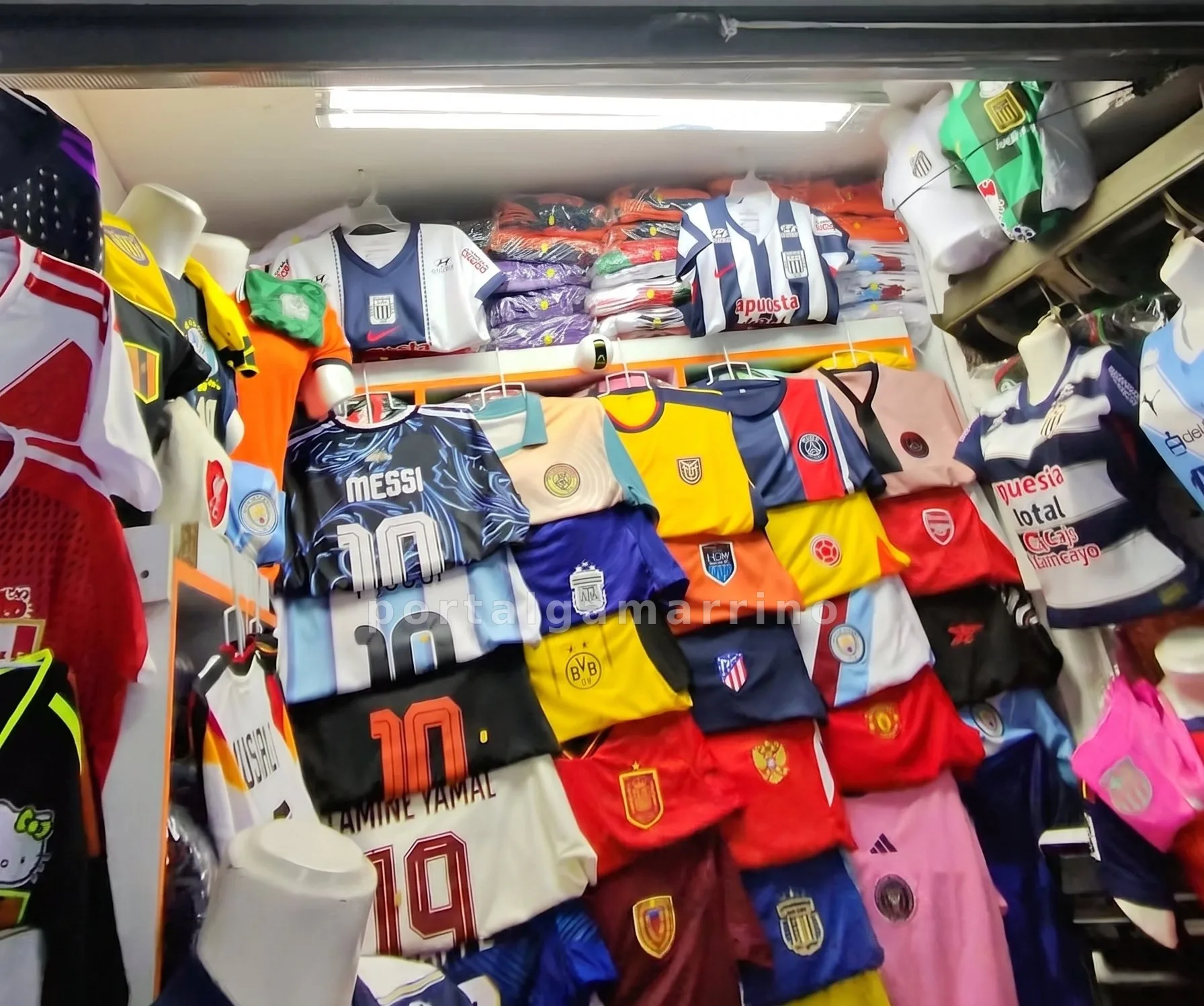 Tienda de Camisetas y Uniformes de Fútbol · Ropa Deportiva · Camisetas Deportivas — foto 3