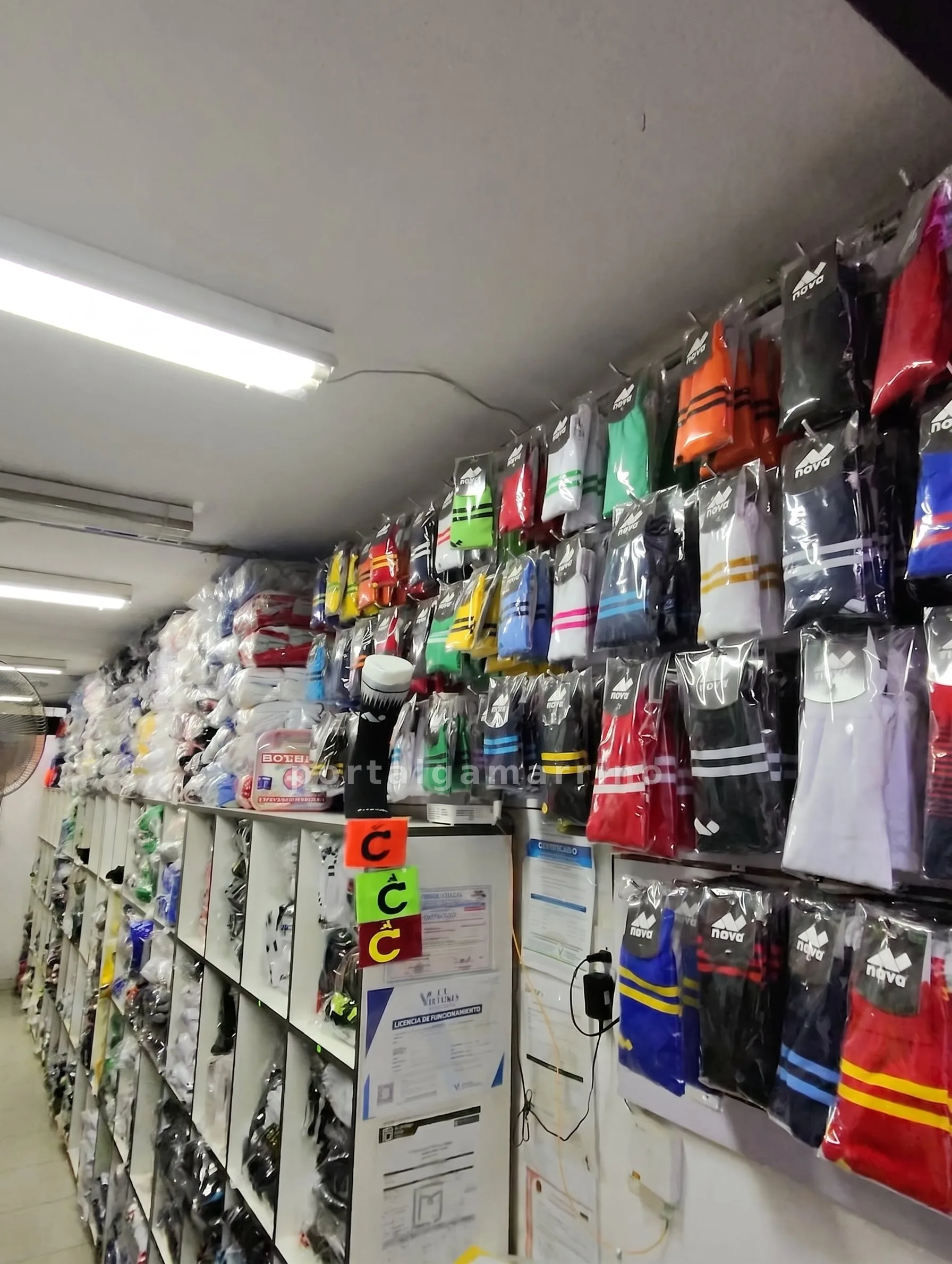 Tienda de Medias Deportivas y Accesorios · Ropa Deportiva · Medias Deportivas — foto 3