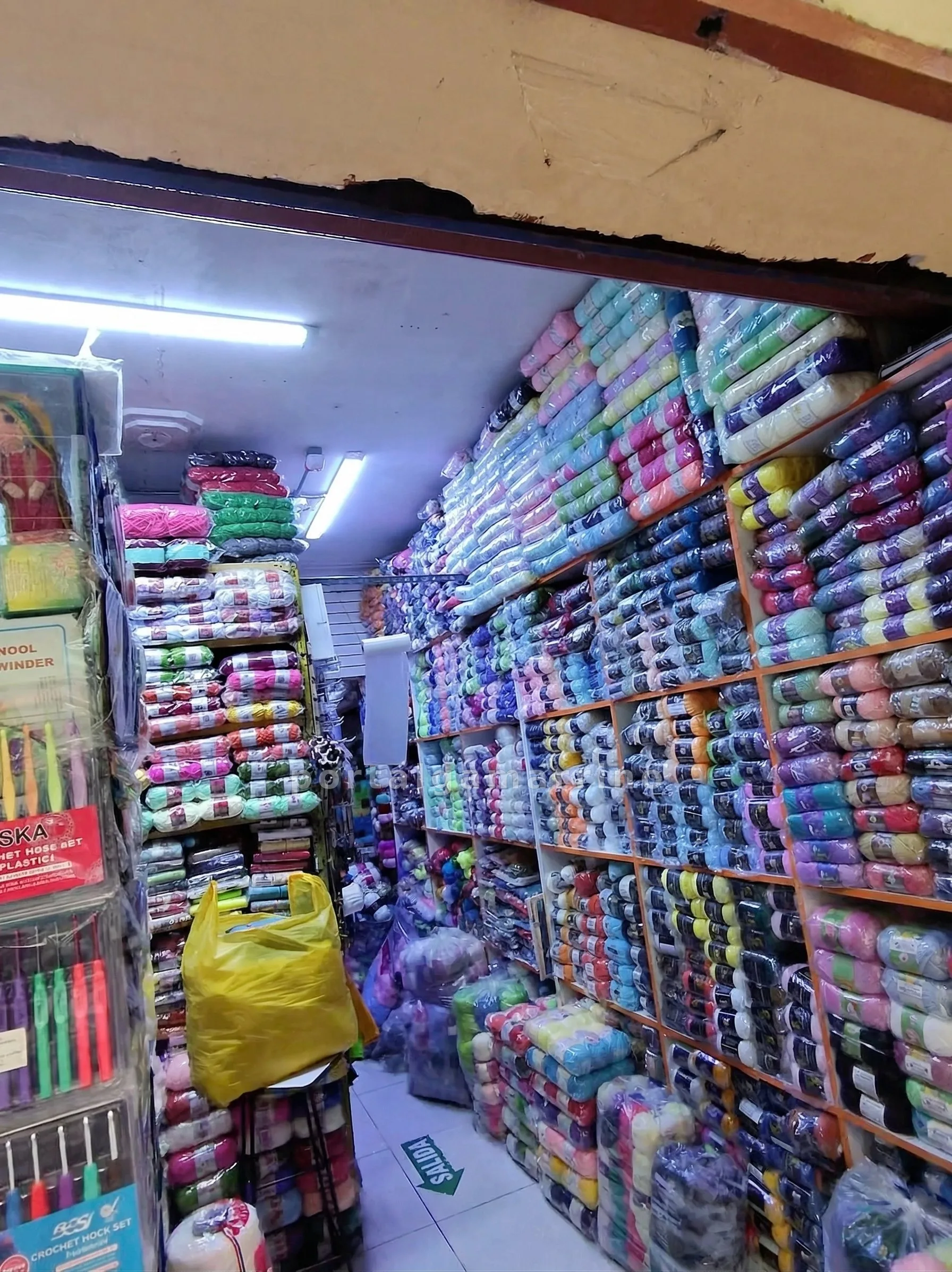 Tienda de lanas, hilos y crochet · Insumos para confección · Lanas/Hilos — foto 2