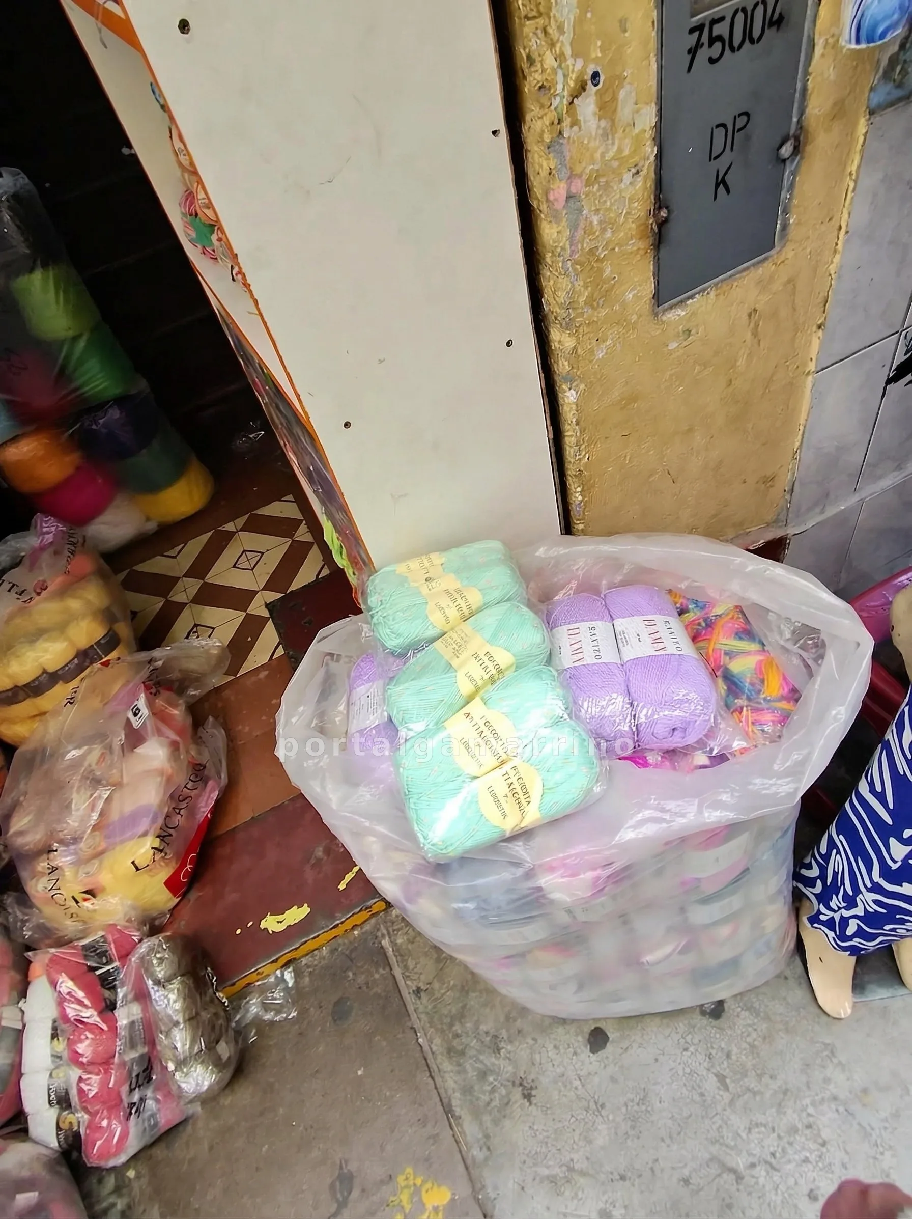 Tienda de Lanas para Tejido · Insumos para confección · Lanas/Hilos — foto 3