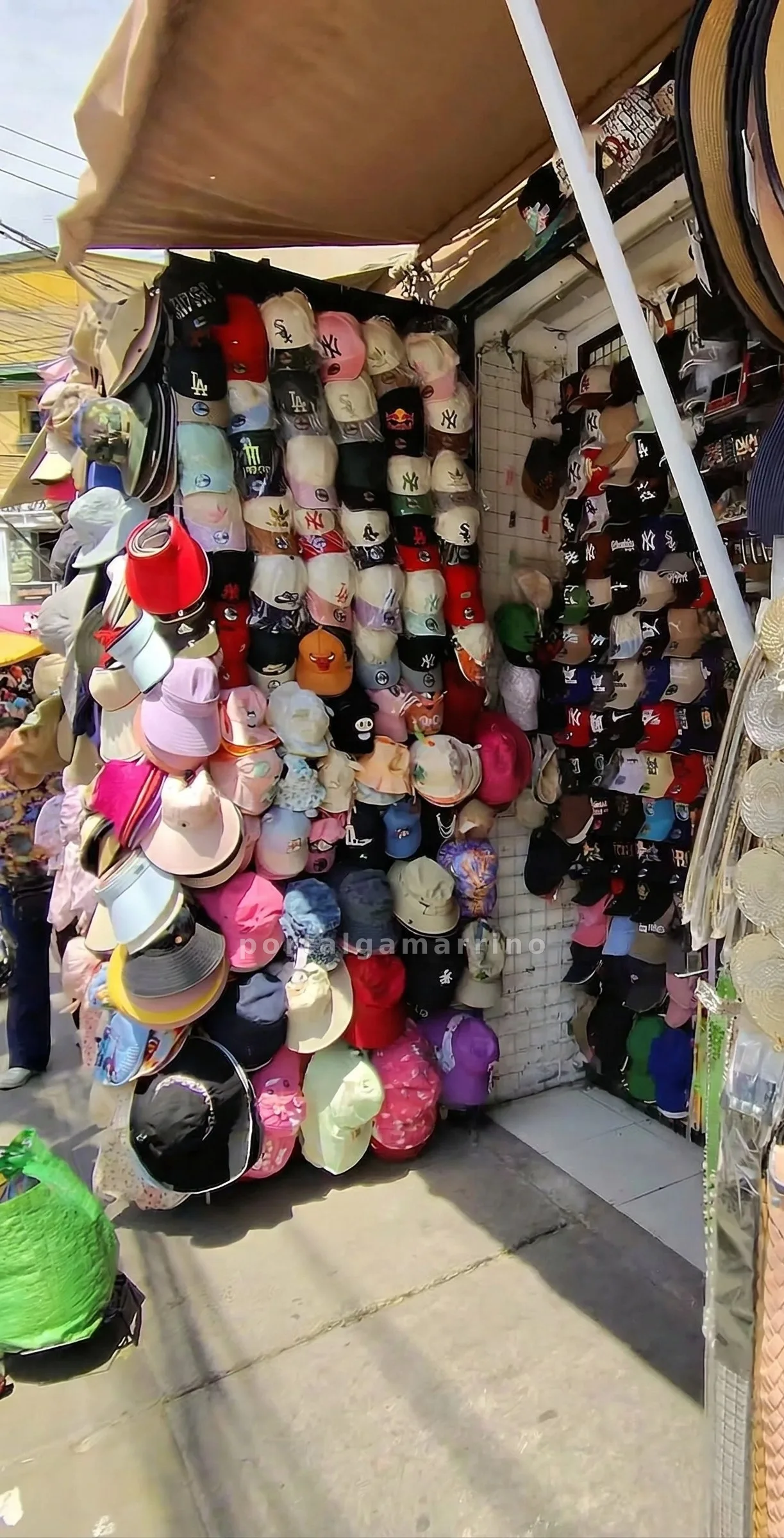 Tienda de gorras, sombreros y accesorios · Ropa y Moda · Gorras — foto 2