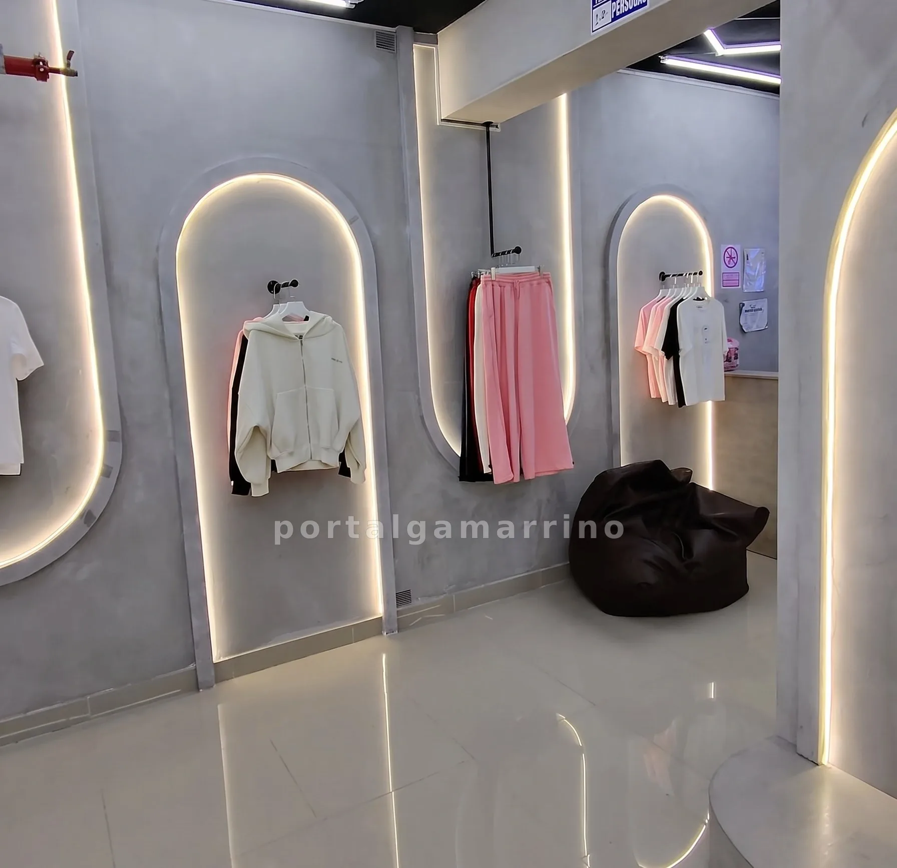 Tienda de Ropa Urbana y Denim · Ropa y Moda · Ropa para Hombre y Mujer — foto 2