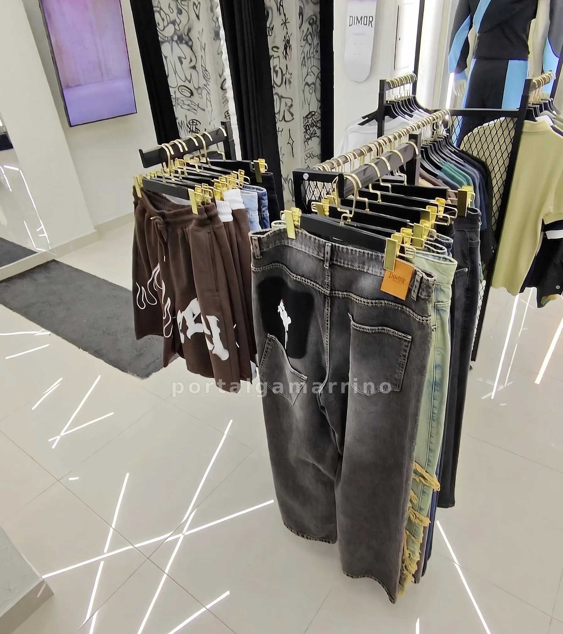 Tienda de Ropa Urbana y Streetwear · Ropa y Moda · Ropa para Hombre y Mujer — foto 2