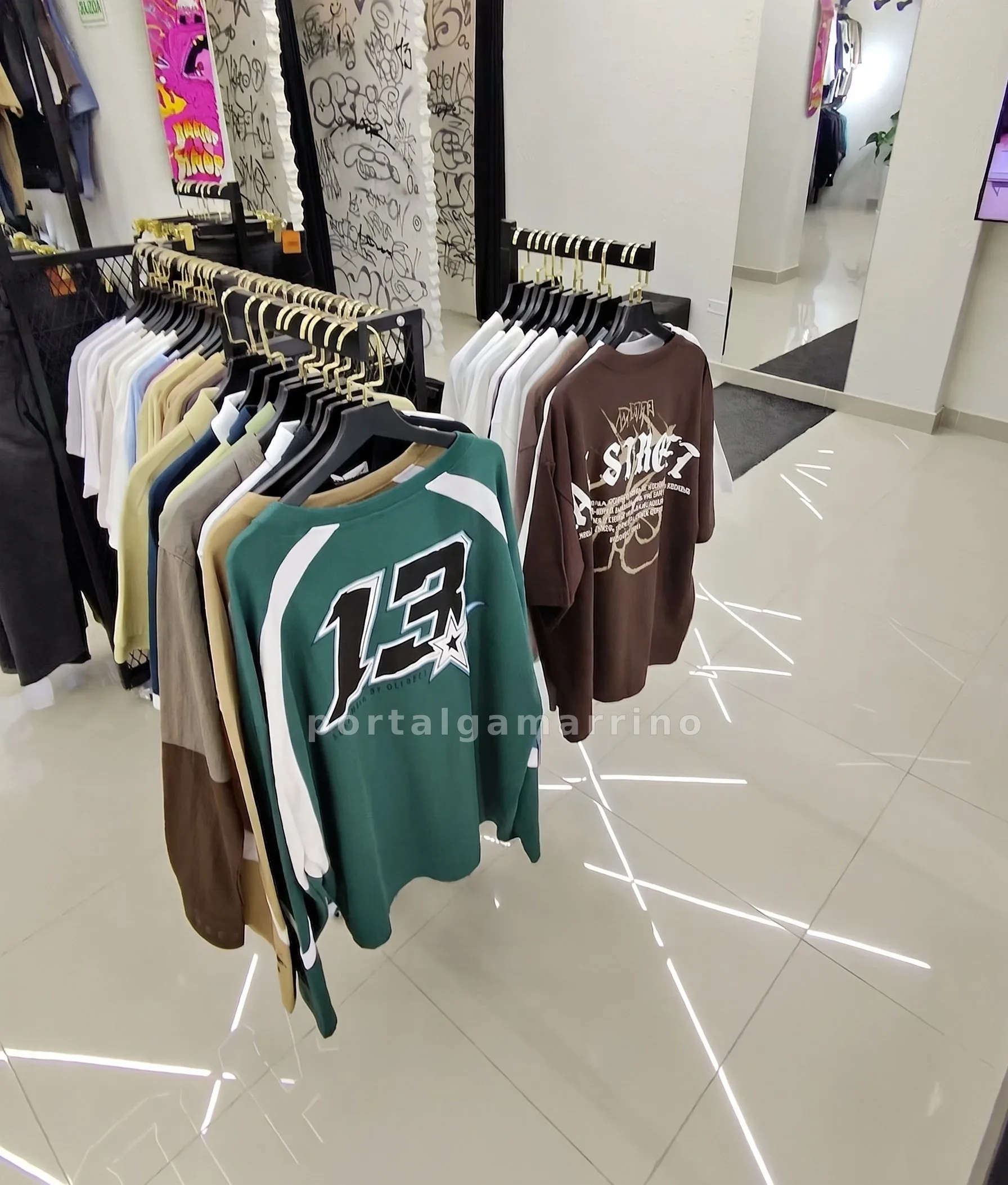 Tienda de Ropa Urbana y Streetwear · Ropa y Moda · Ropa para Hombre y Mujer — foto 4