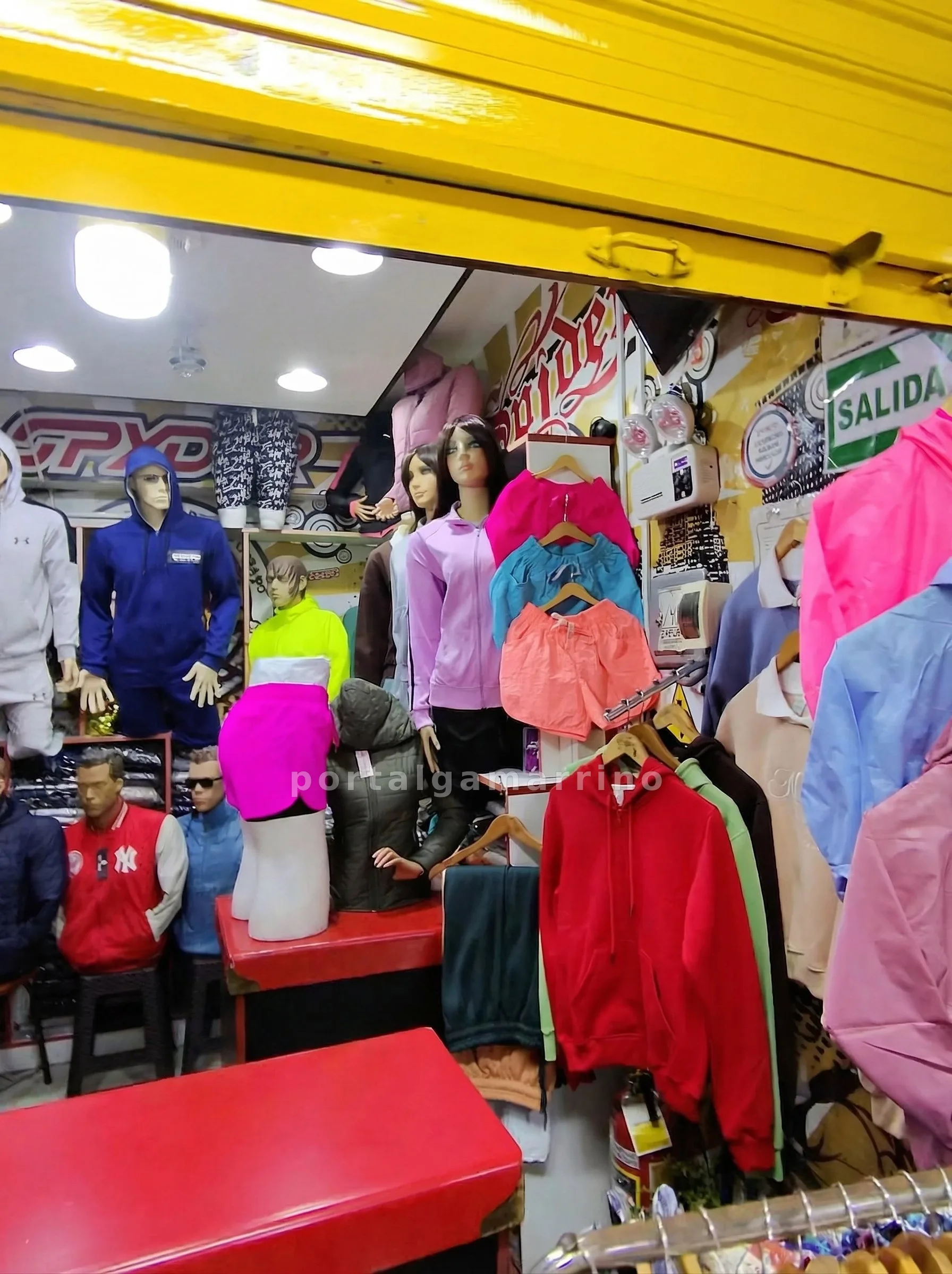 Tienda de Ropa Deportiva y Casual con Casacas Cortaviento y Shorts · Ropa Deportiva · Ropa Deportiva para Mujer — foto 3