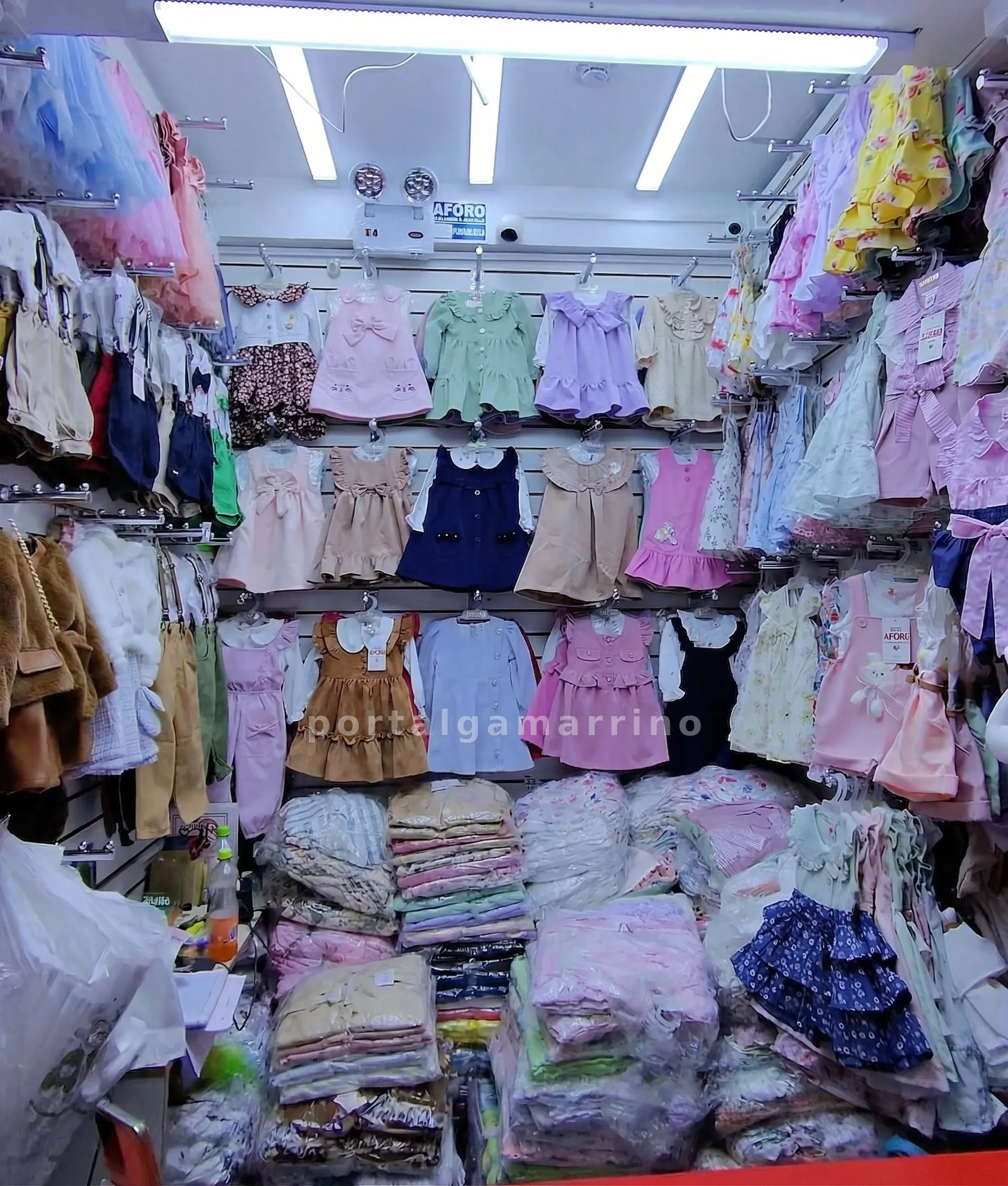 Tienda de ropa para Niña — Galería San Gabriel