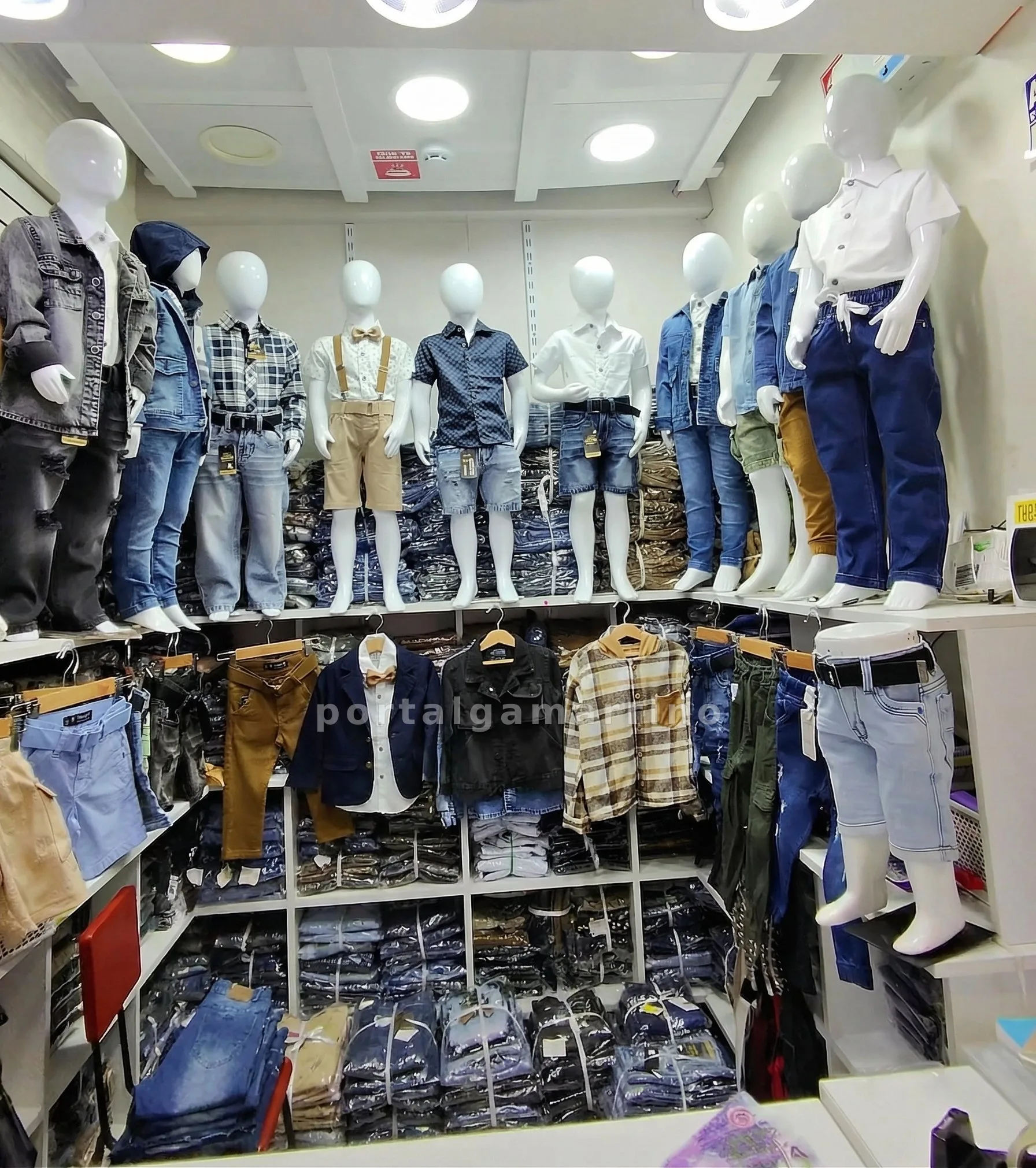Tienda infantil con ropa casual de denim · Ropa Infantil · Denim para Niños — foto 2