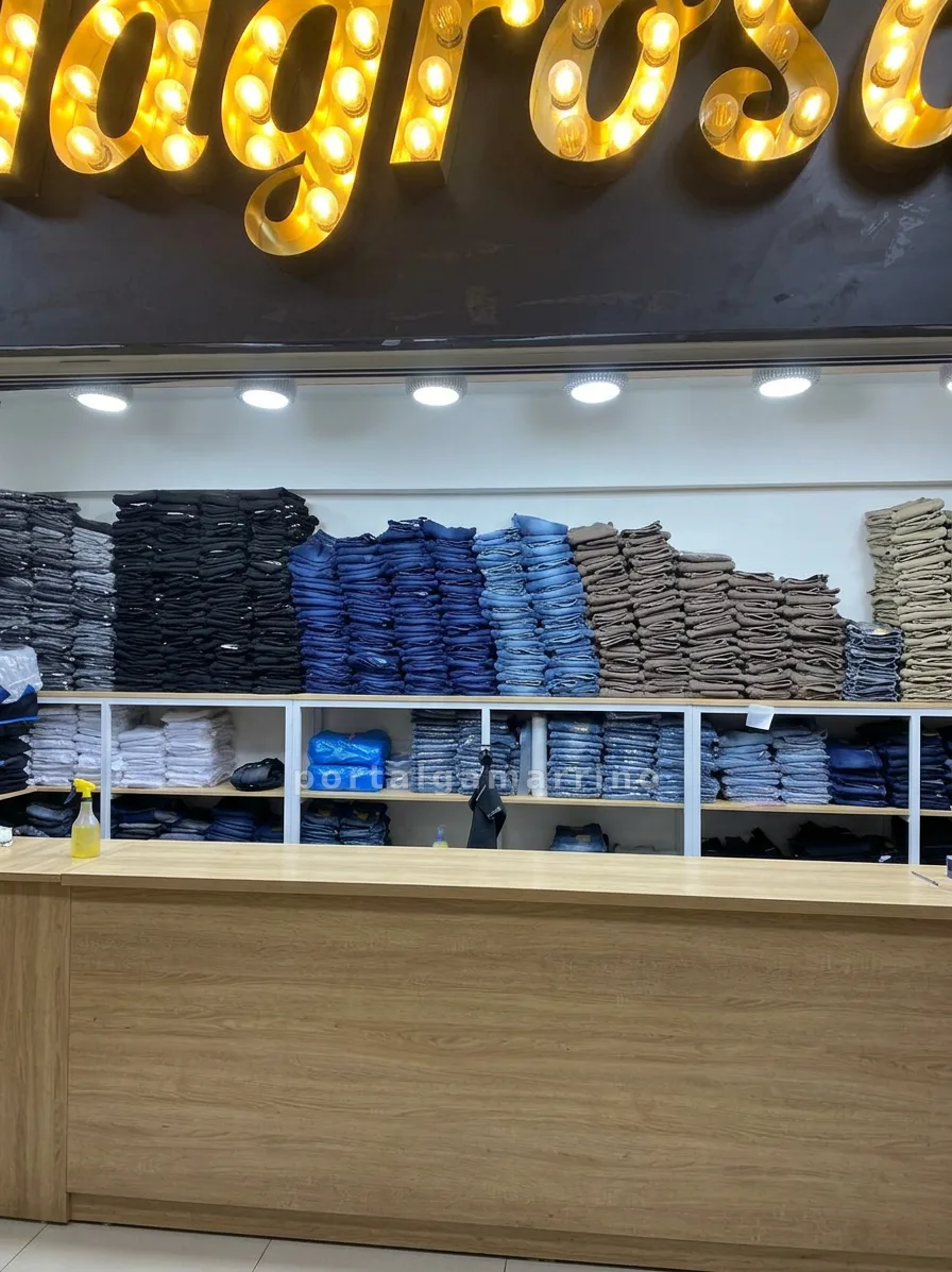 Tienda De Jeans Y Pantalones Casual · Ropa y Moda · Ropa para mujer — foto 2