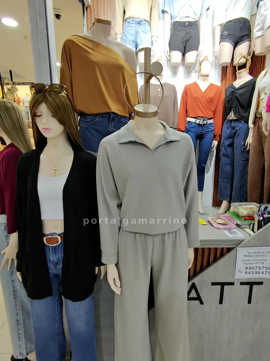 Tienda de ropa casual para mujer con jeans y blusas · Ropa de Mujer · Ropa para mujer — foto 2