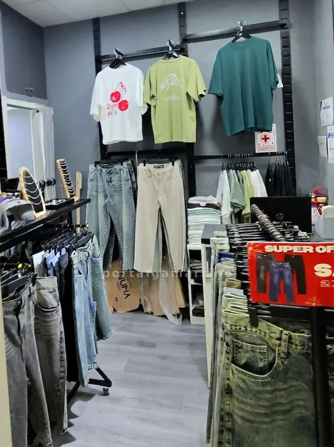 Tienda de jeans y polos casuales para hombre y mujer · Jeans · Denim para Hombre y Mujer — foto 3