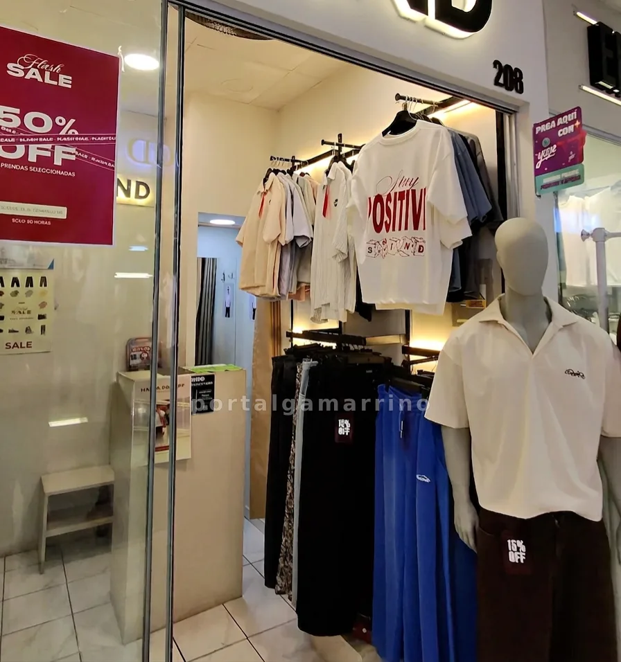 Tienda de polos, camisas y pantalones para hombre — Galería Generación Gamarra