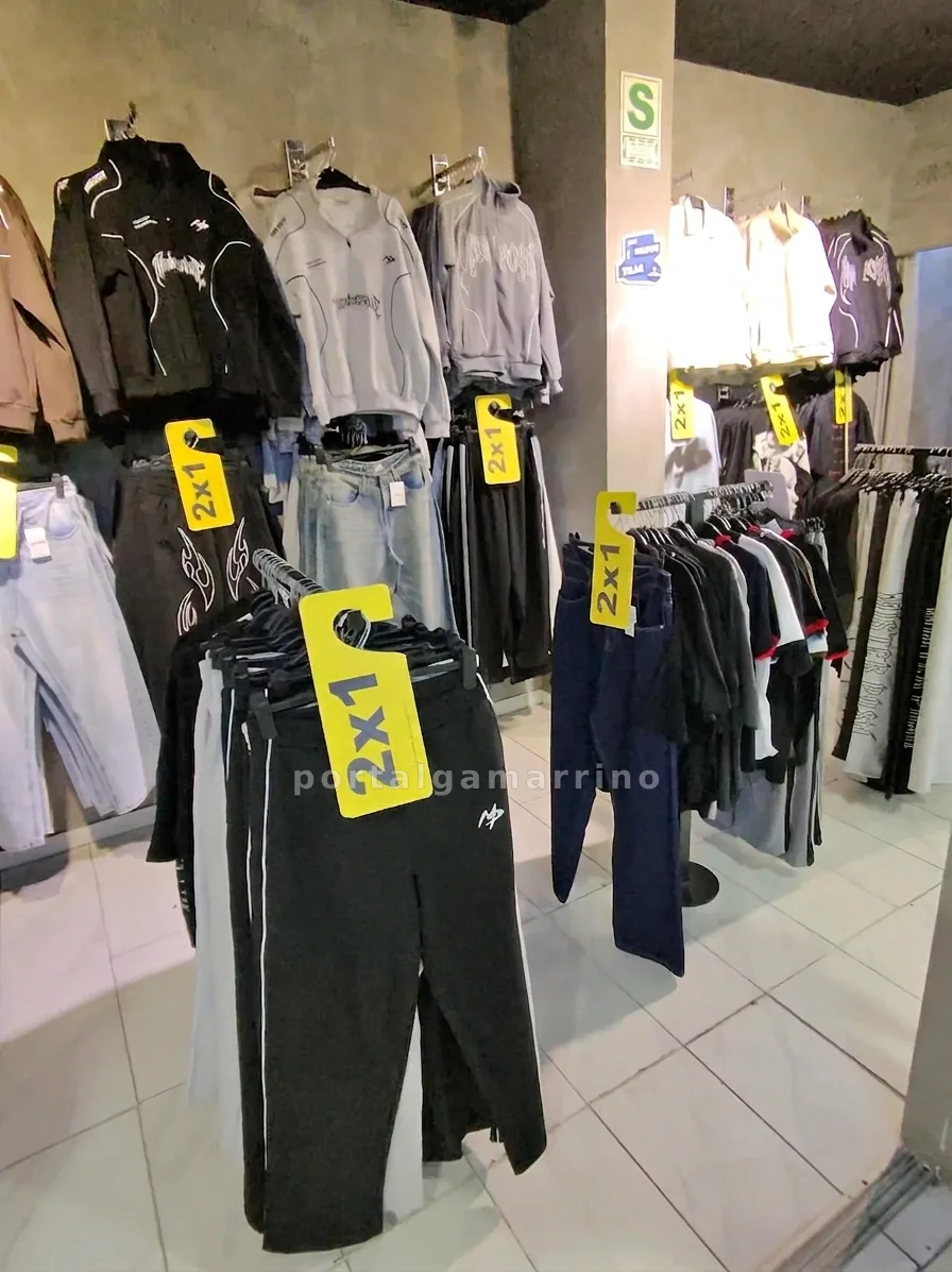 Tienda de ropa urbana para hombre y mujer — Galería Generación Gamarra