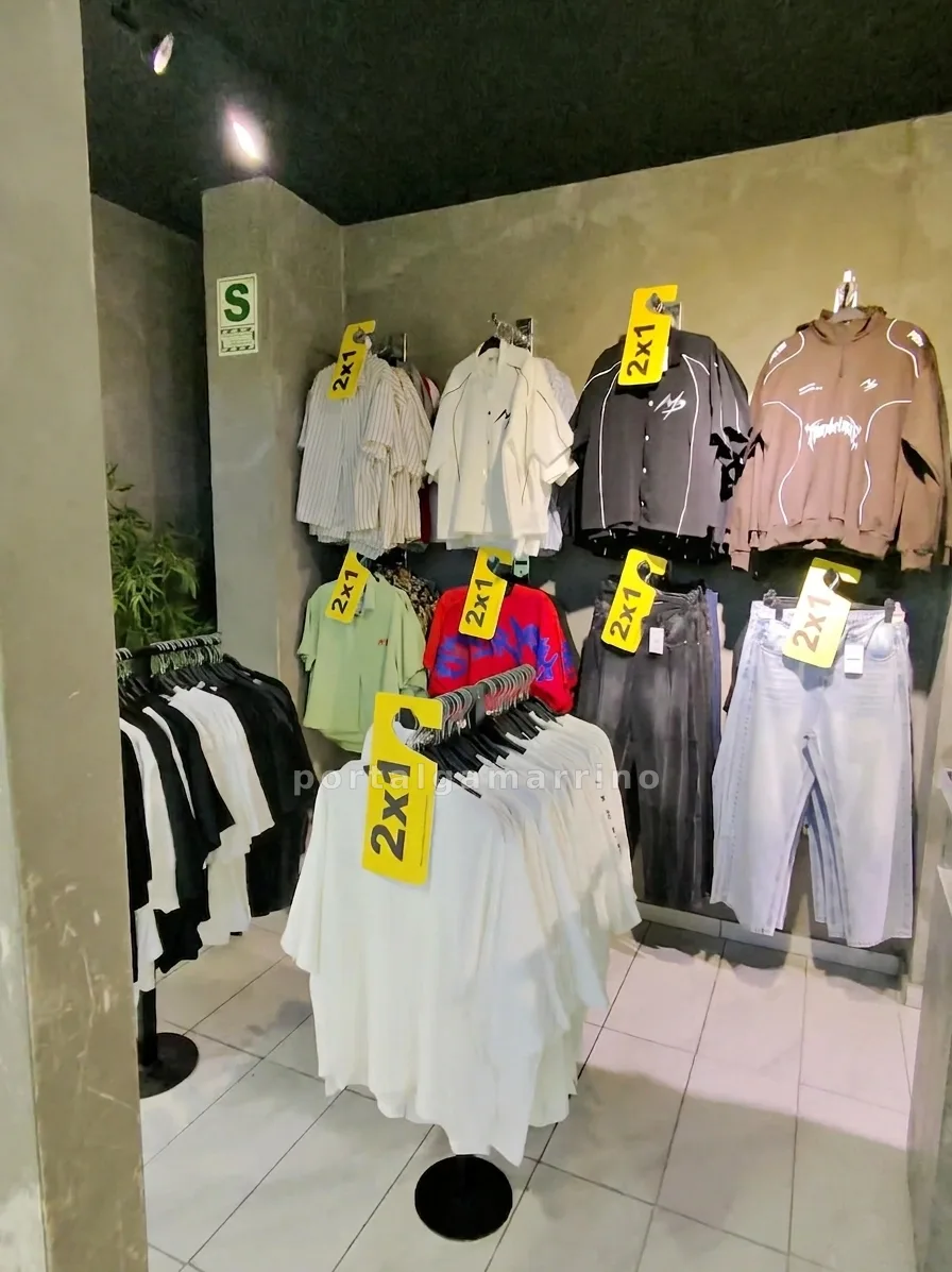 Tienda de ropa urbana para hombre y mujer · Ropa y Moda · Ropa para Hombre y Mujer — foto 2