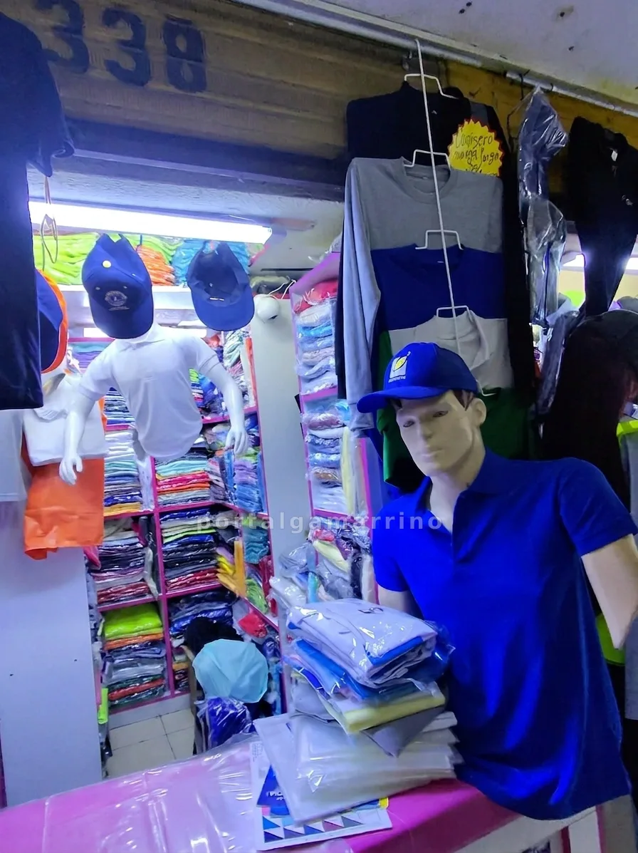Tienda de polos, camiseros y gorras publicitarias · Ropa y Moda · Polos y Camiseros — foto 1