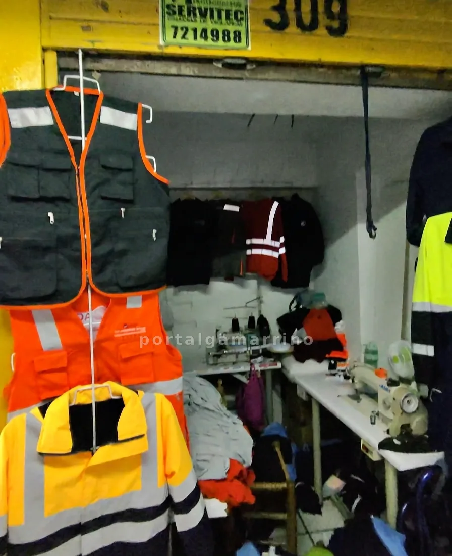Tienda de ropa industrial y chalecos reflectivos — Galería Santa Rosa