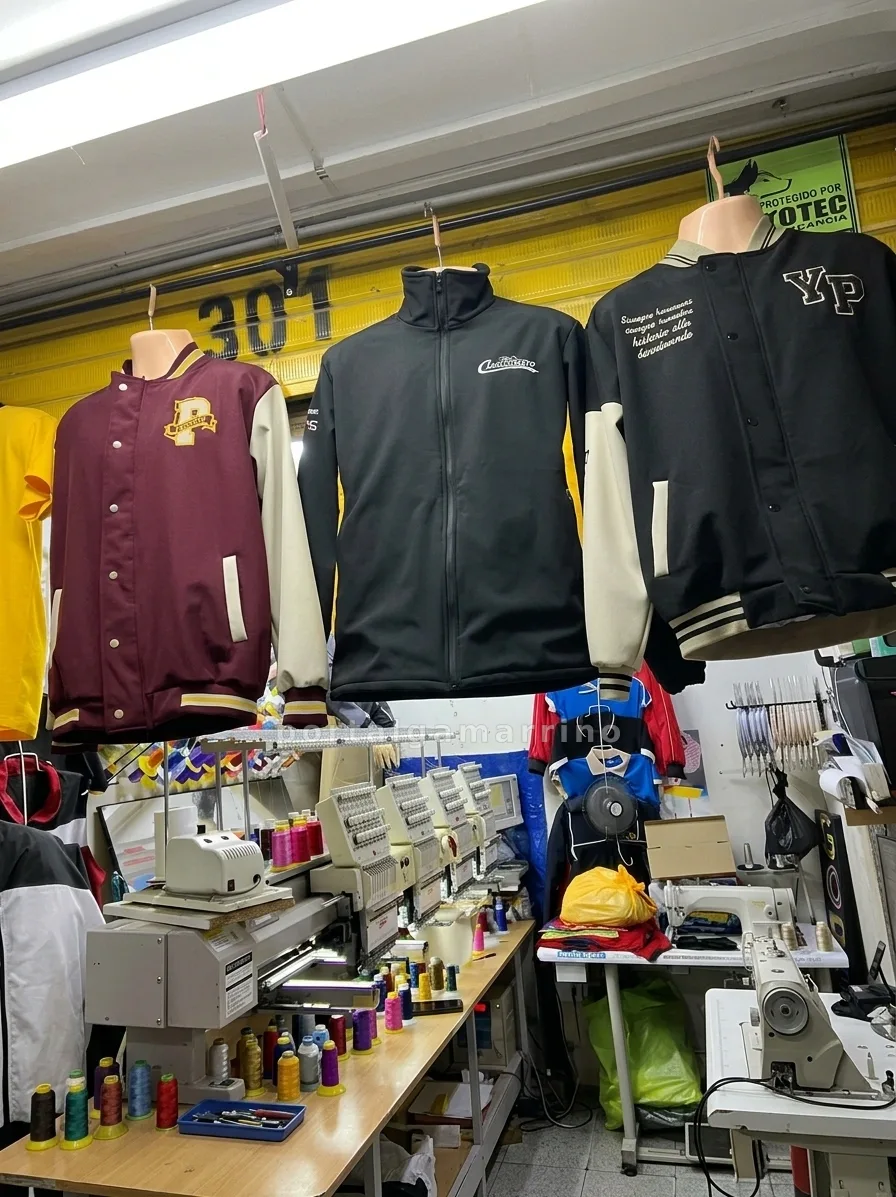 Taller de bordado y casacas personalizadas — Galería Santa Rosa