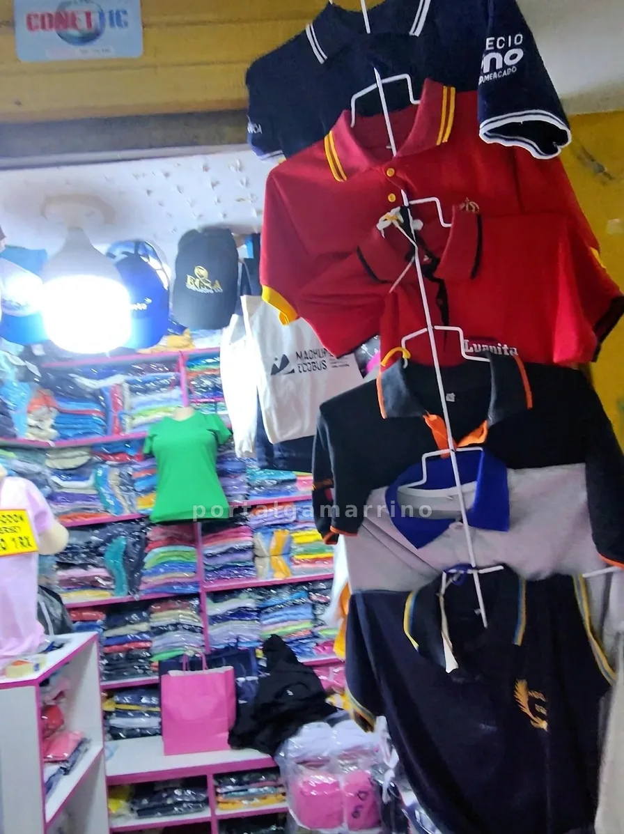Tienda de polos básicos, polos camisero y gorras publicitarias · Merchandising · Polos Publicitarios — foto 2