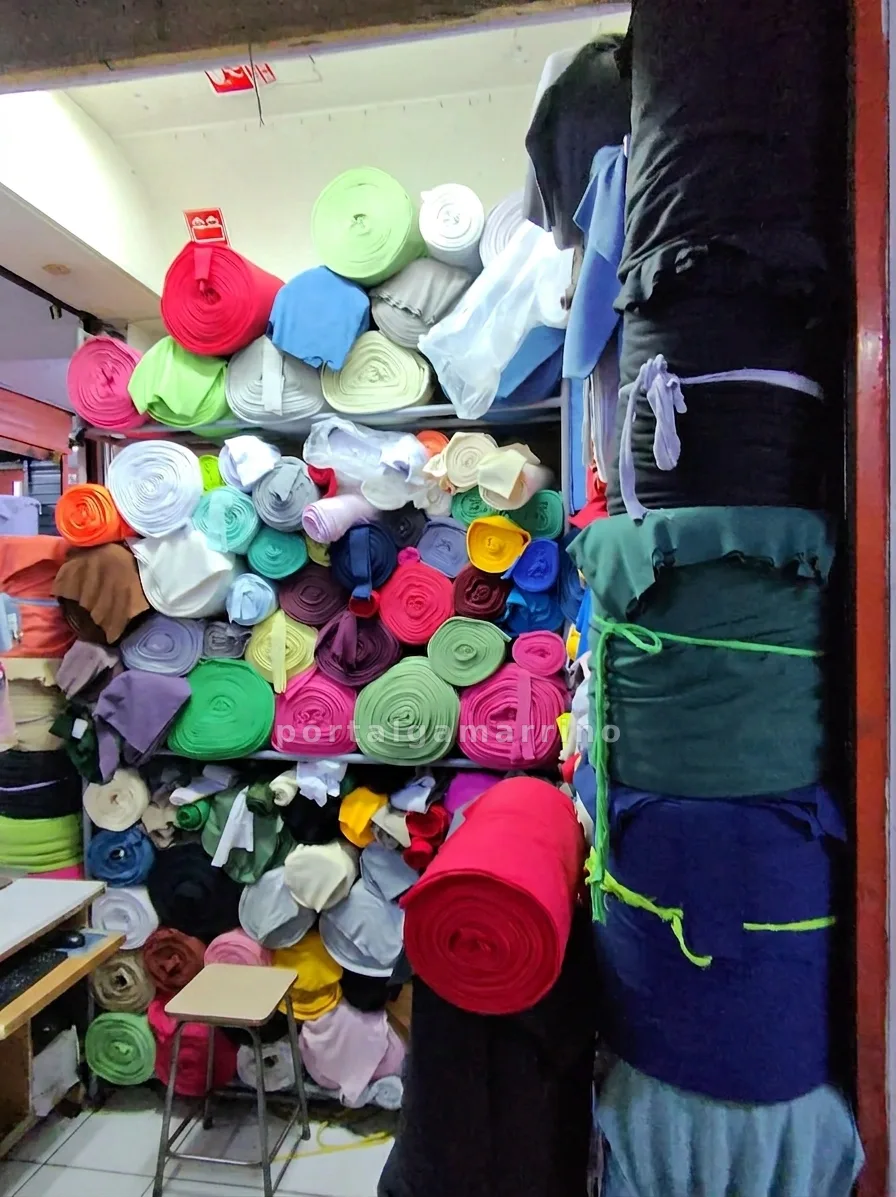 Tienda de telas por rollo en varios colores — Galería YUYI