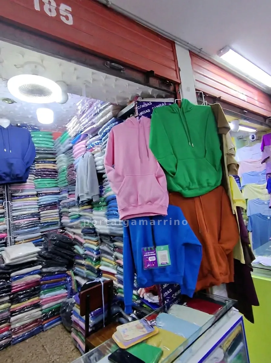 Tienda de poleras y buzos básicos · Ropa y Moda · Poleras y Buzos — foto 2