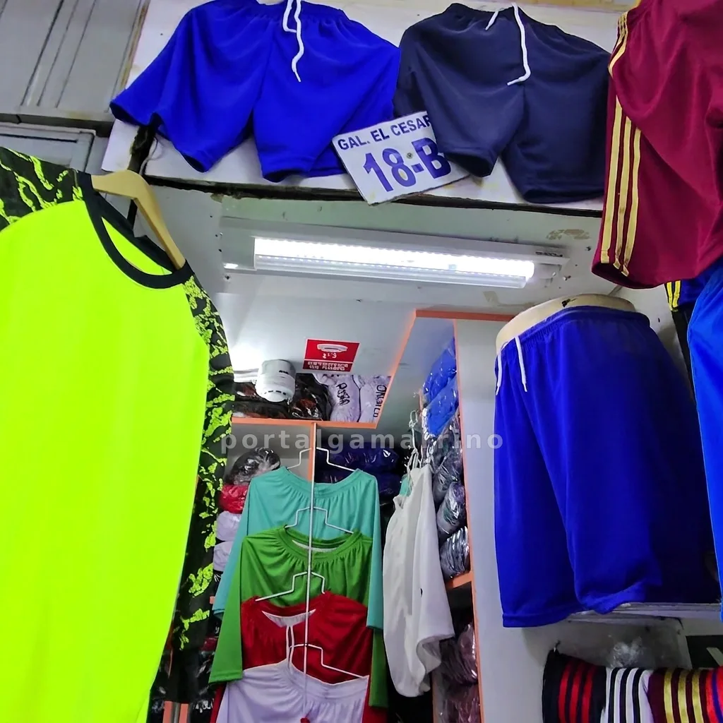 Tienda de shorts y polos deportivos — Galería El Cesar