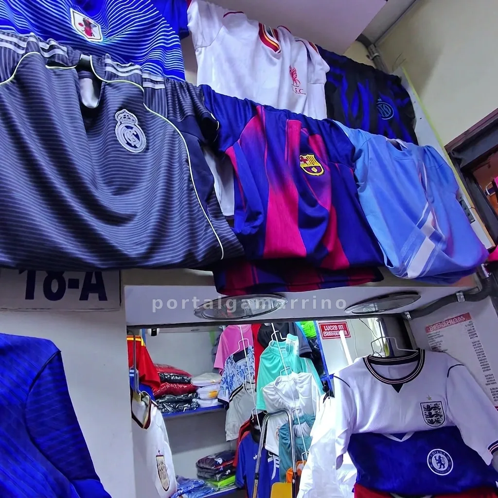 Tienda de camisetas de fĂștbol y polos deportivos · Ropa Deportiva · Ropa Deportiva â foto 2