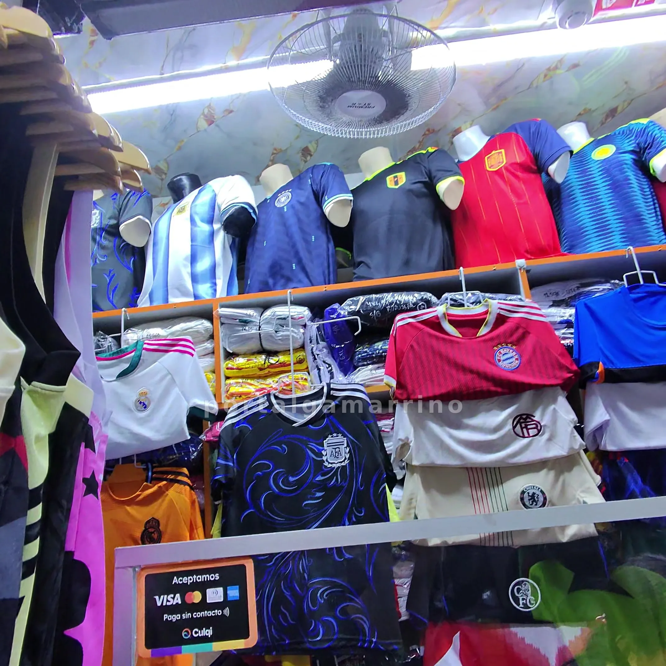 Tienda de camisetas de fĂștbol y conjuntos deportivos · Ropa Deportiva · Ropa Deportiva â foto 2