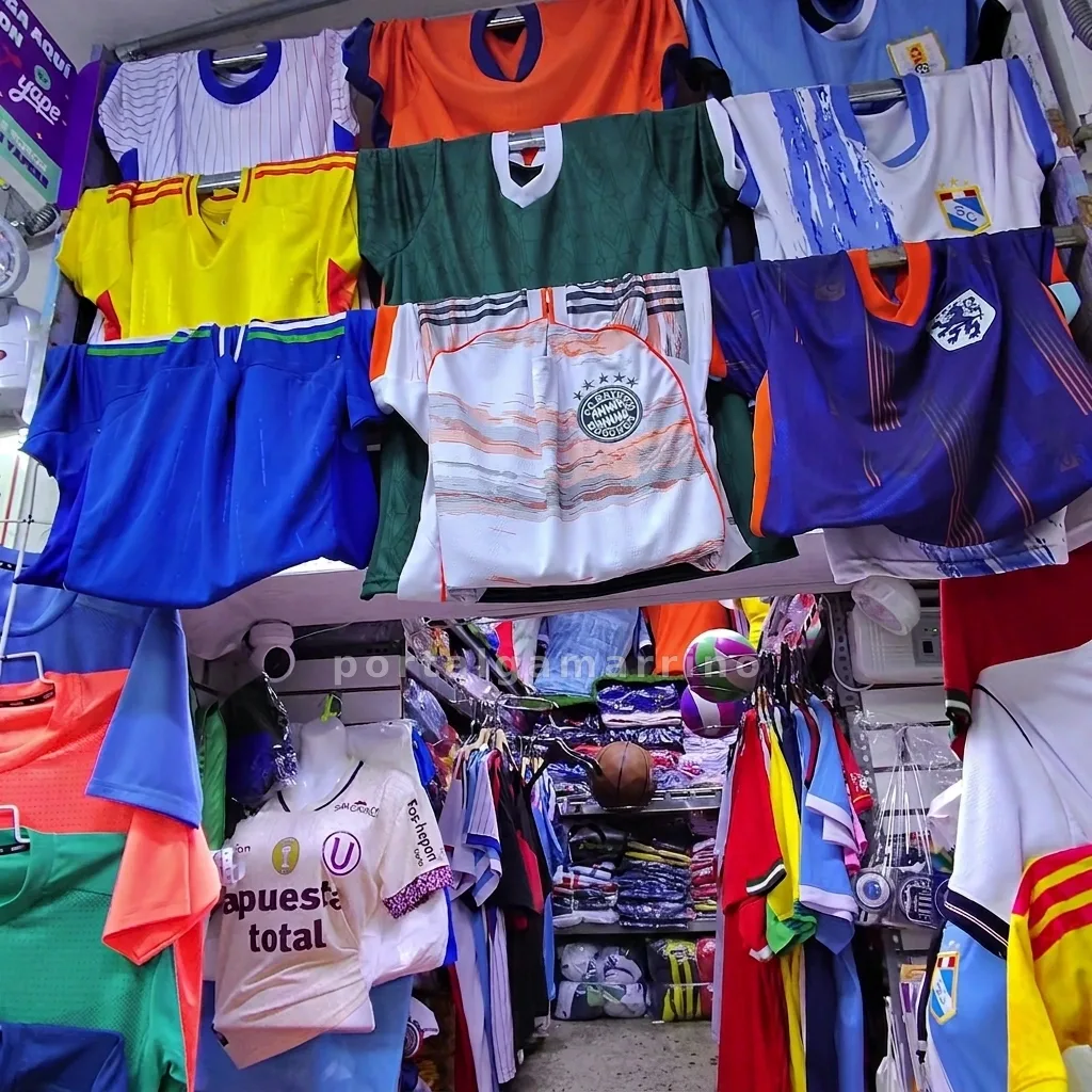 Tienda de camisetas y uniformes de fútbol — Galería El Cesar
