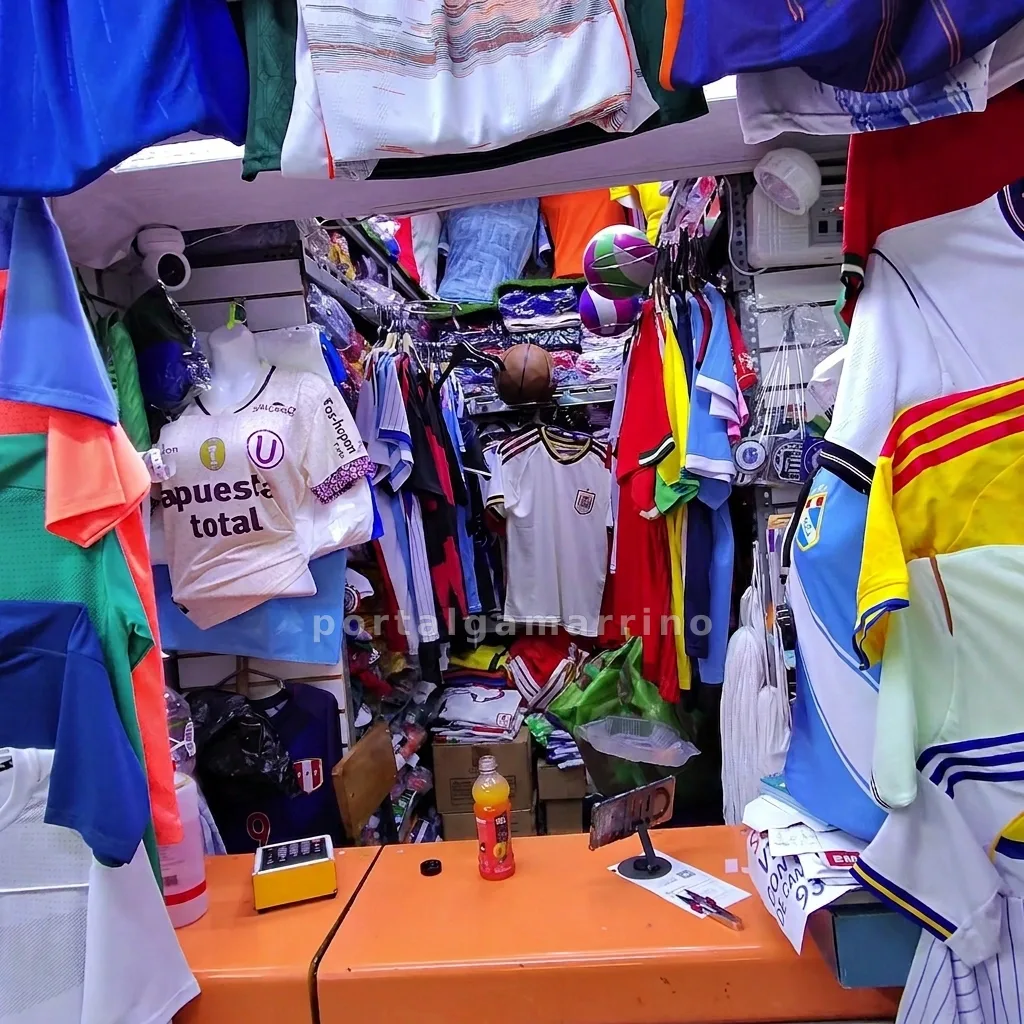 Tienda de camisetas y uniformes de fútbol · Ropa Deportiva · Ropa Deportiva — foto 2