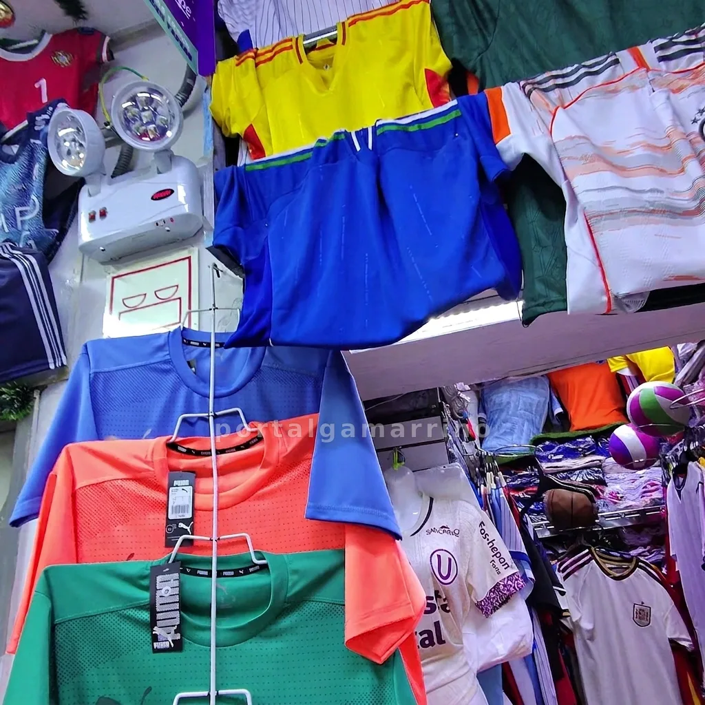 Tienda de camisetas y uniformes de fútbol · Ropa Deportiva · Ropa Deportiva — foto 3