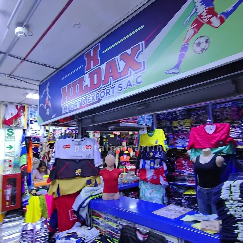 Tienda de uniformes y camisetas de fĂștbol · Ropa Deportiva · Ropa Deportiva â foto 2
