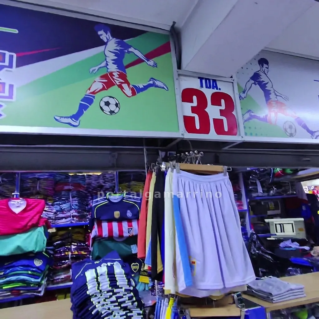Tienda de uniformes y camisetas de fĂștbol · Ropa Deportiva · Ropa Deportiva â foto 3