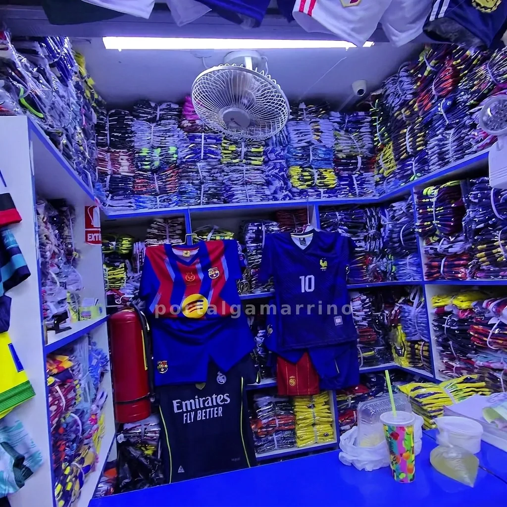Tienda de camisetas y uniformes de fútbol · Ropa Deportiva · Ropa Deportiva — foto 2