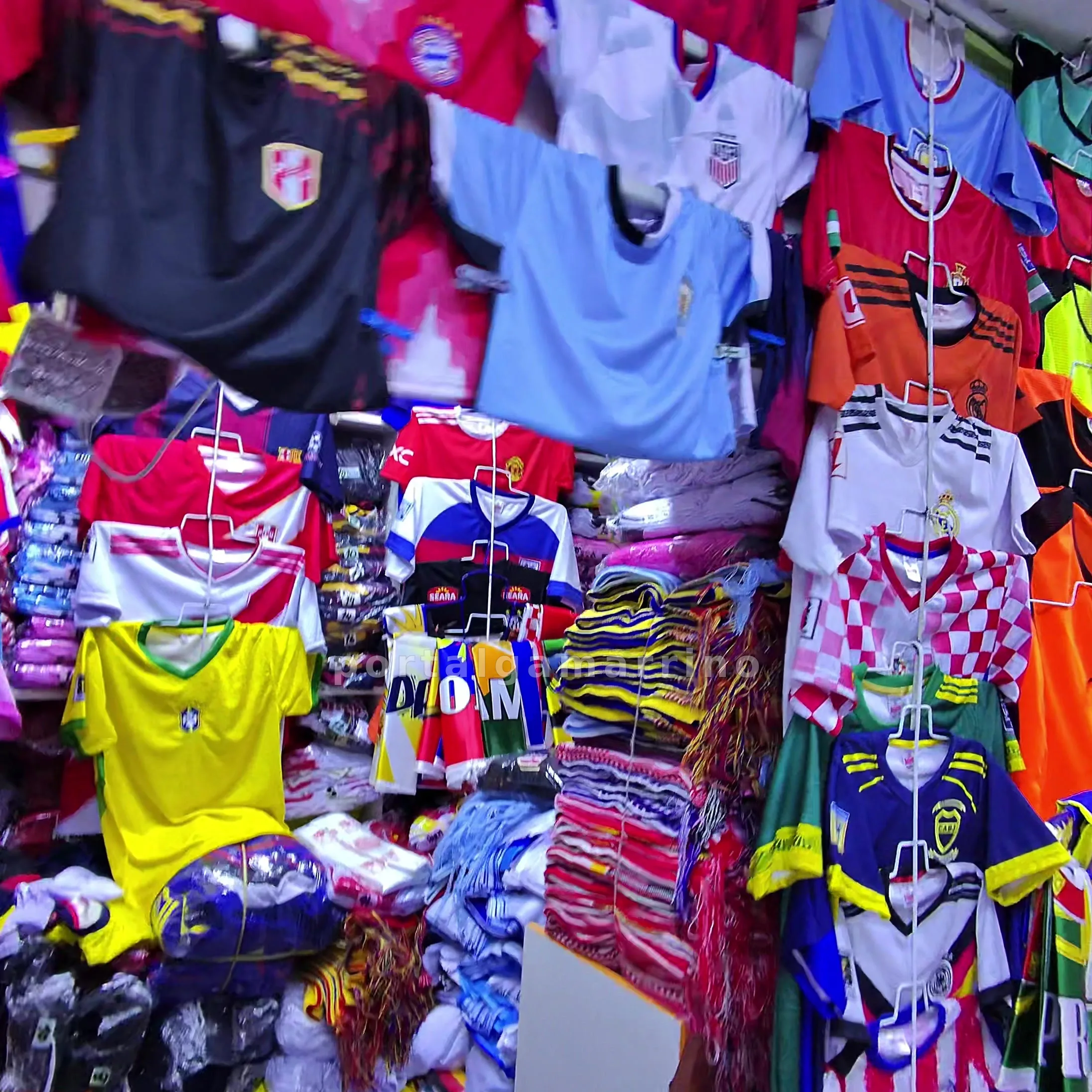 Tienda de camisetas de fĂștbol y bufandas deportivas · Ropa Deportiva · Ropa Deportiva â foto 3