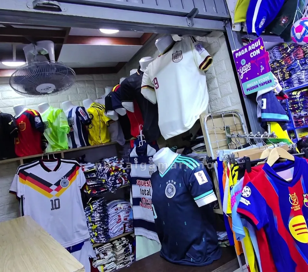 Tienda de camisetas de fútbol y ropa deportiva — Galería El Cesar