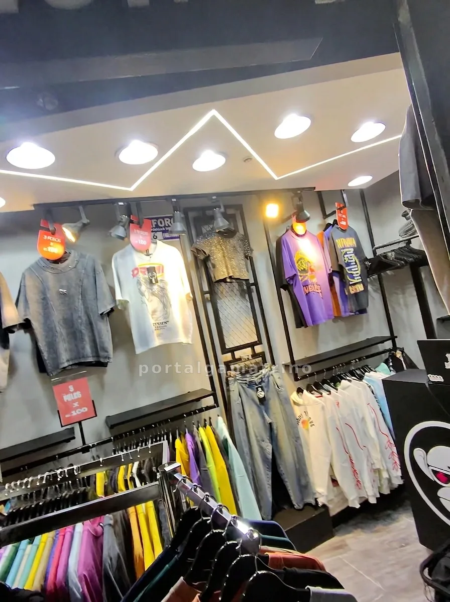 Tienda de polos oversize y jeans urbanos · Ropa y Moda · Ropa Casual — foto 2