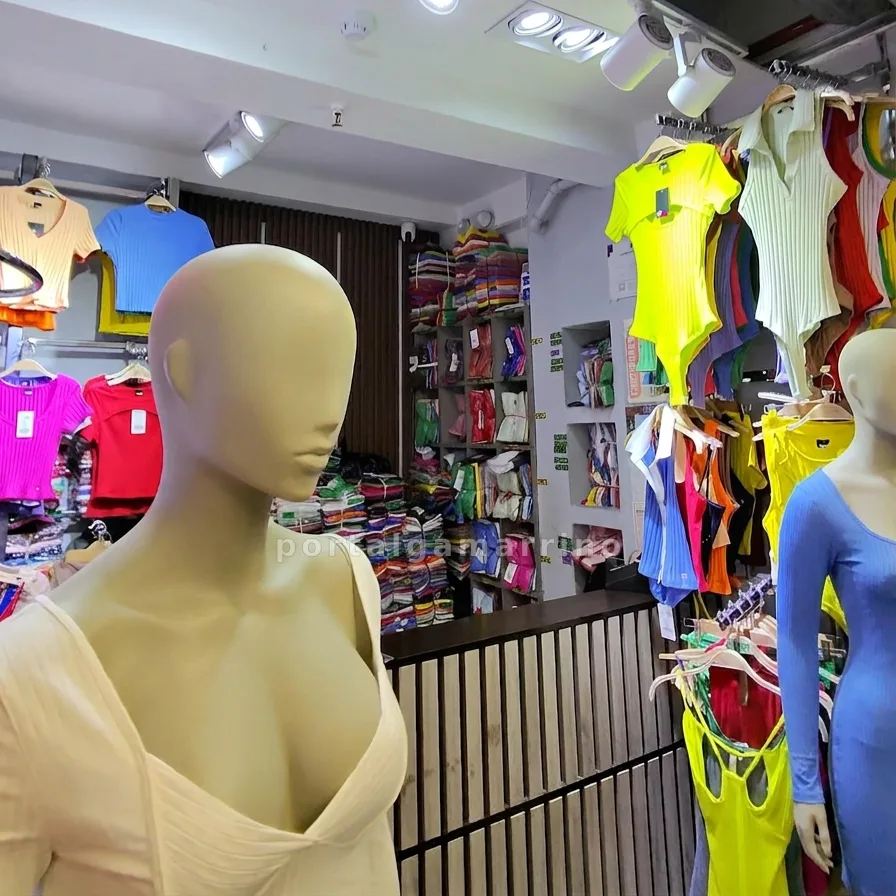 Tienda de ropa casual y ceñida para mujer — Galería Damero