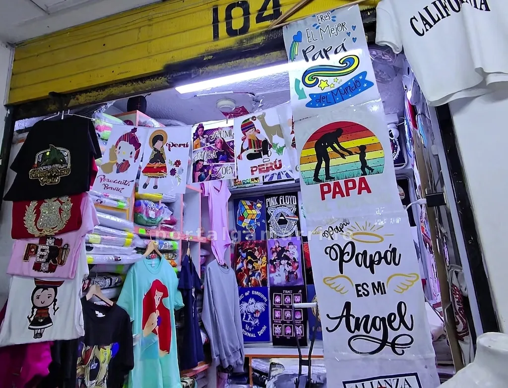 Tienda de polos estampados y personalizados · Merchandising · Personalización y sublimación — foto 3