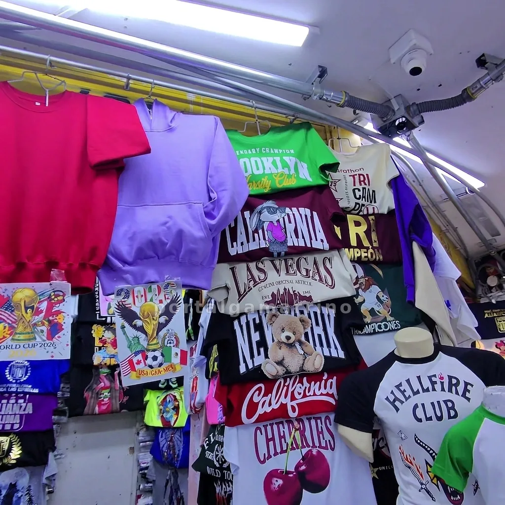 Tienda de polos estampados y poleras urbanas · Ropa y Moda · Ropa Casual — foto 2