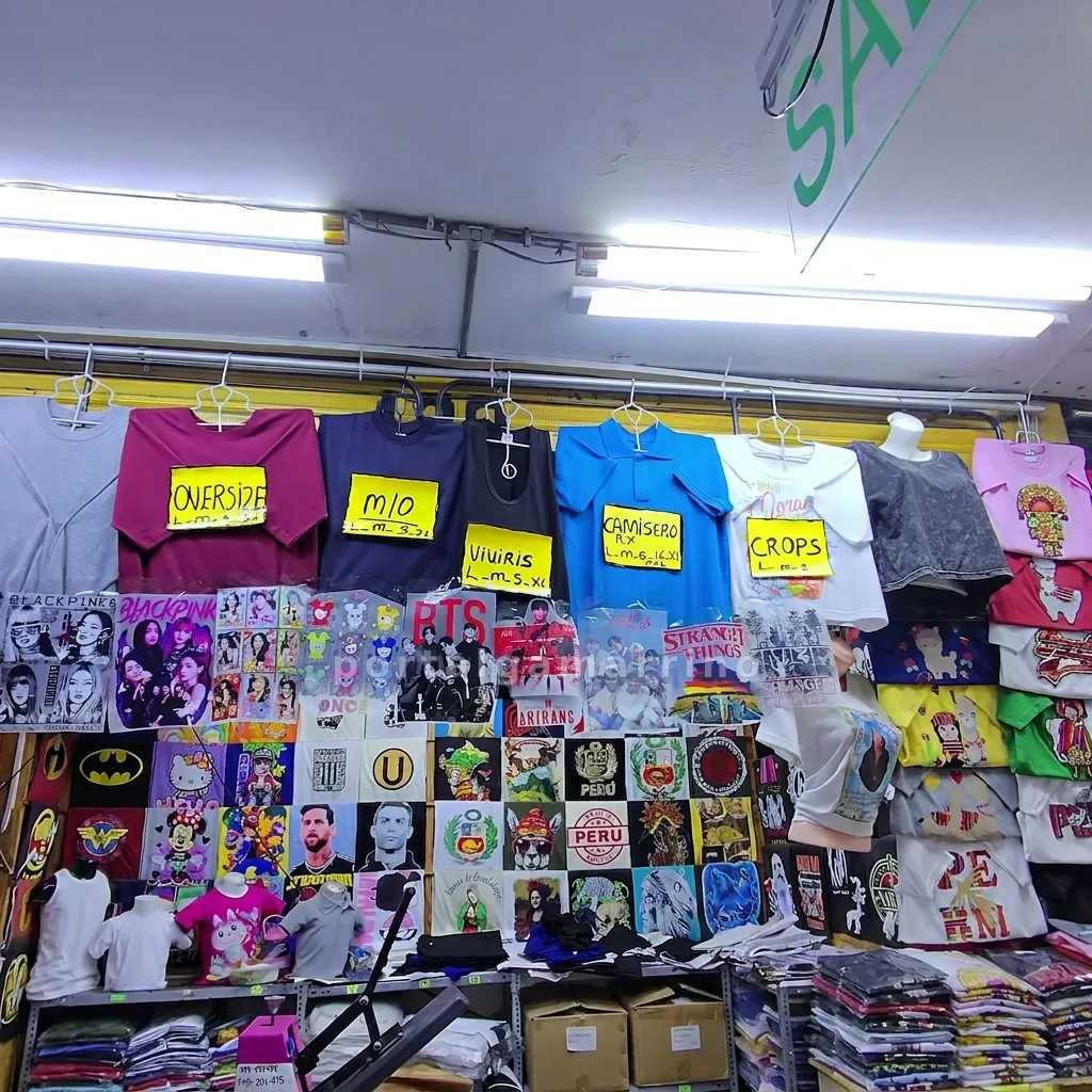 Tienda de polos estampados, crop tops y camisetas oversize · Ropa y Moda · Ropa Casual — foto 2