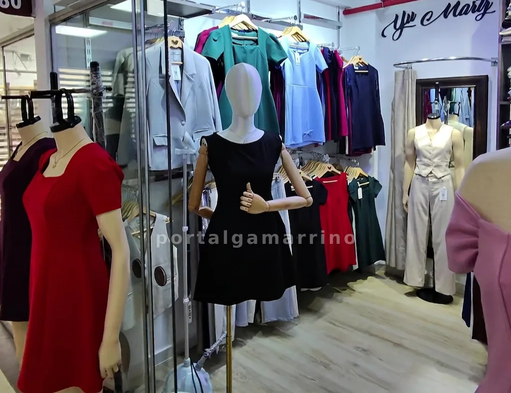 Tienda de vestidos y ropa elegante para mujer — Galería YA