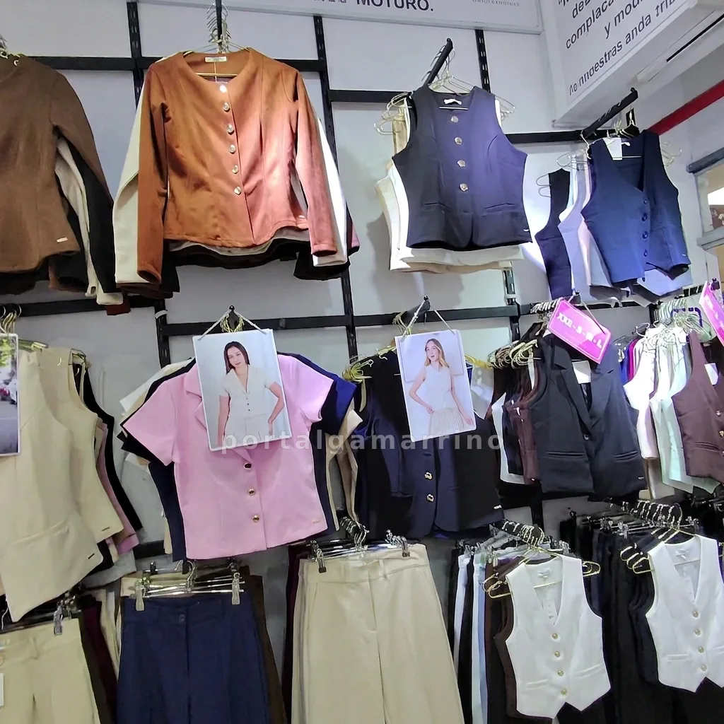 Tienda de ropa elegante para mujer · Ropa de Mujer · Ropa Elegante para Mujer — foto 1
