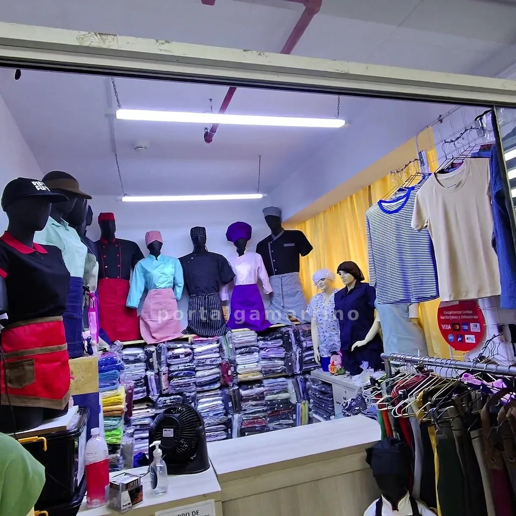 Tienda de uniformes de cocina y ropa corporativa · Uniformes y ropa corporativa · Mandiles — foto 2