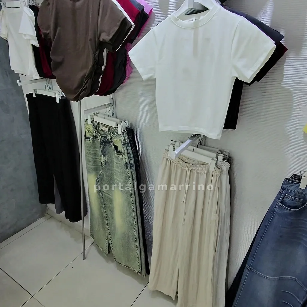 Tienda de ropa casual para mujer con tops, polos y jeans · Ropa de Mujer · Ropa para mujer — foto 2