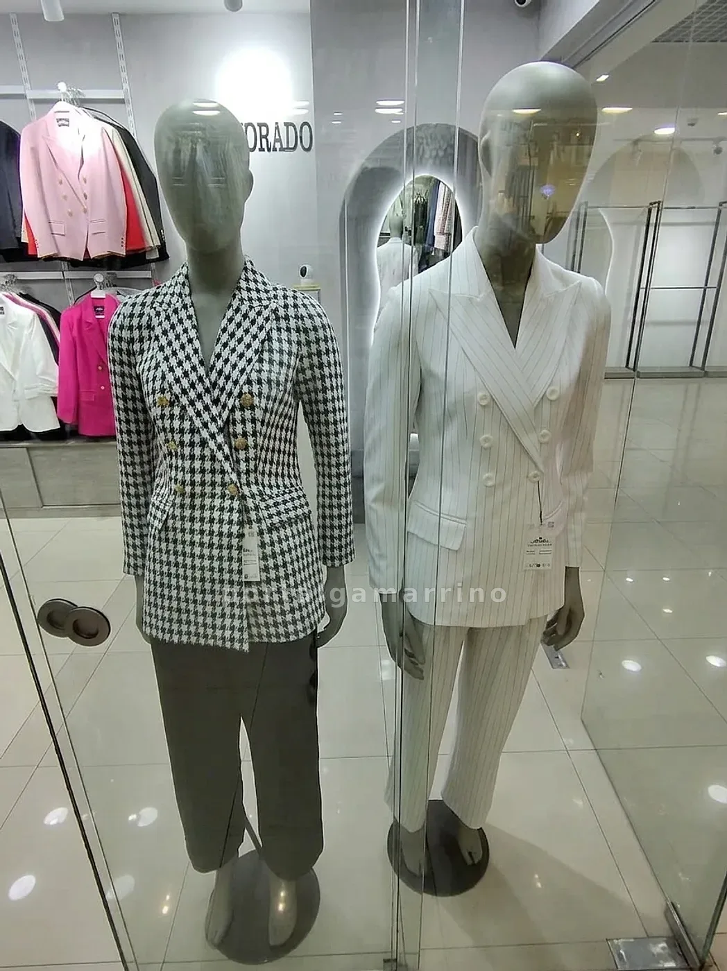 Tienda de blazers y conjuntos elegantes para mujer — Galería La Koketa