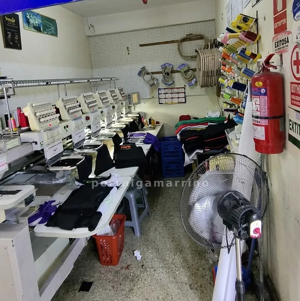 Taller de bordado y personalización textil — Galería La Reyna