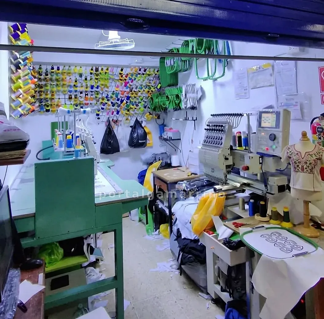 Taller de bordado y personalización textil — Galería La Reyna