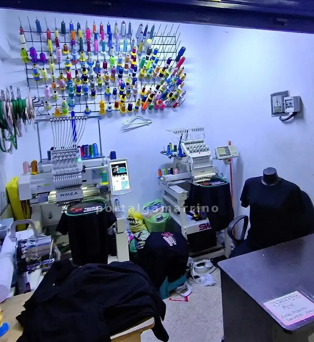 Taller de bordado y personalización textil — Galería La Reyna