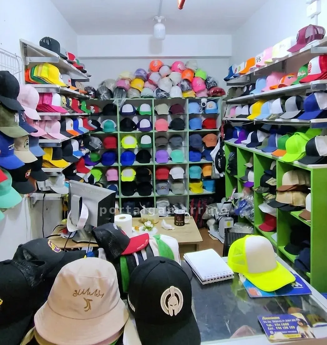 Tienda de gorras y sombreros — Galería La Reyna