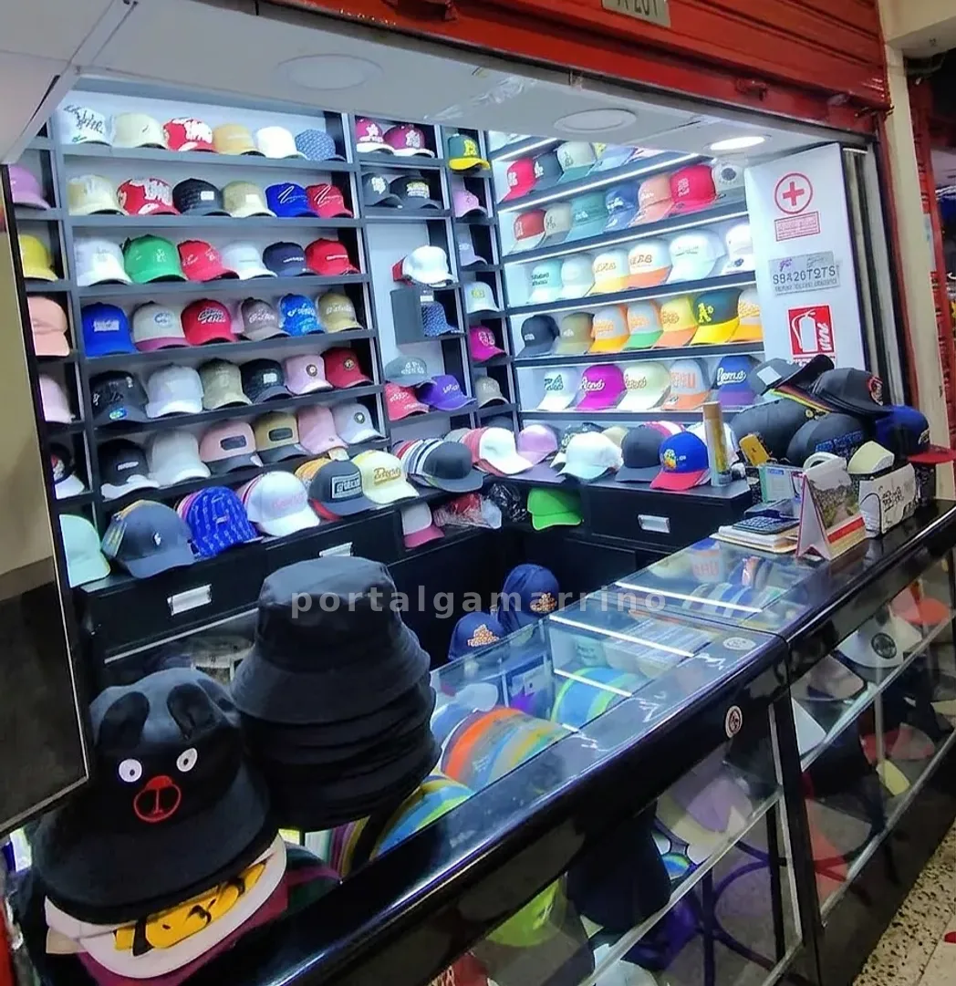 Tienda de gorras y sombreros — Galería La Reyna