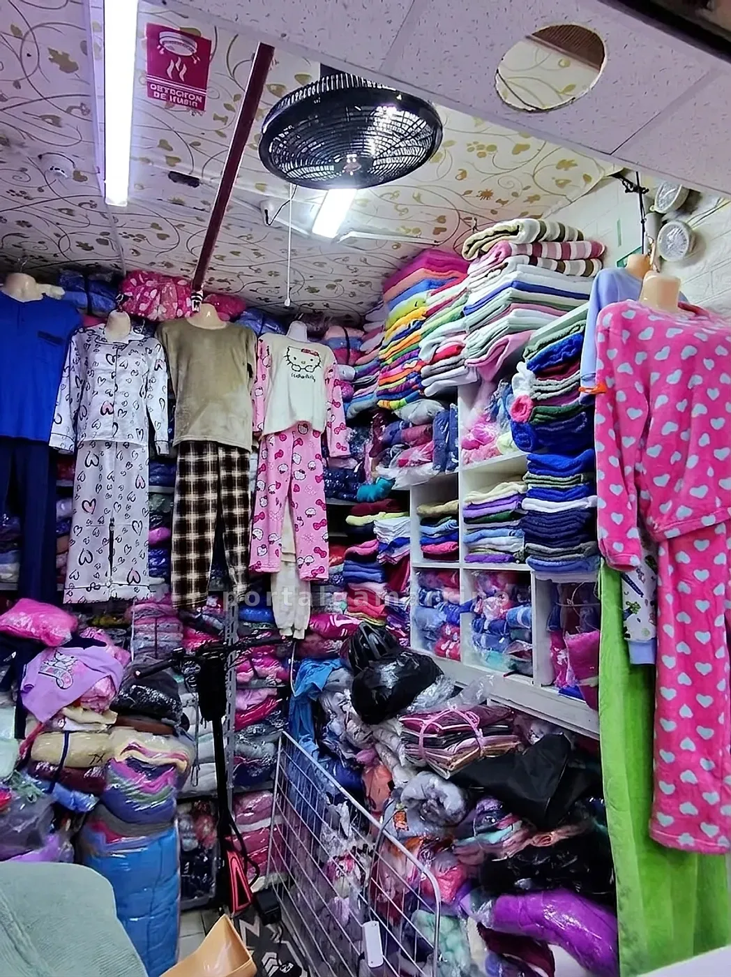 Tienda de pijamas y ropa de dormir para mujer y niña — Galería La Puerta de Gamarra